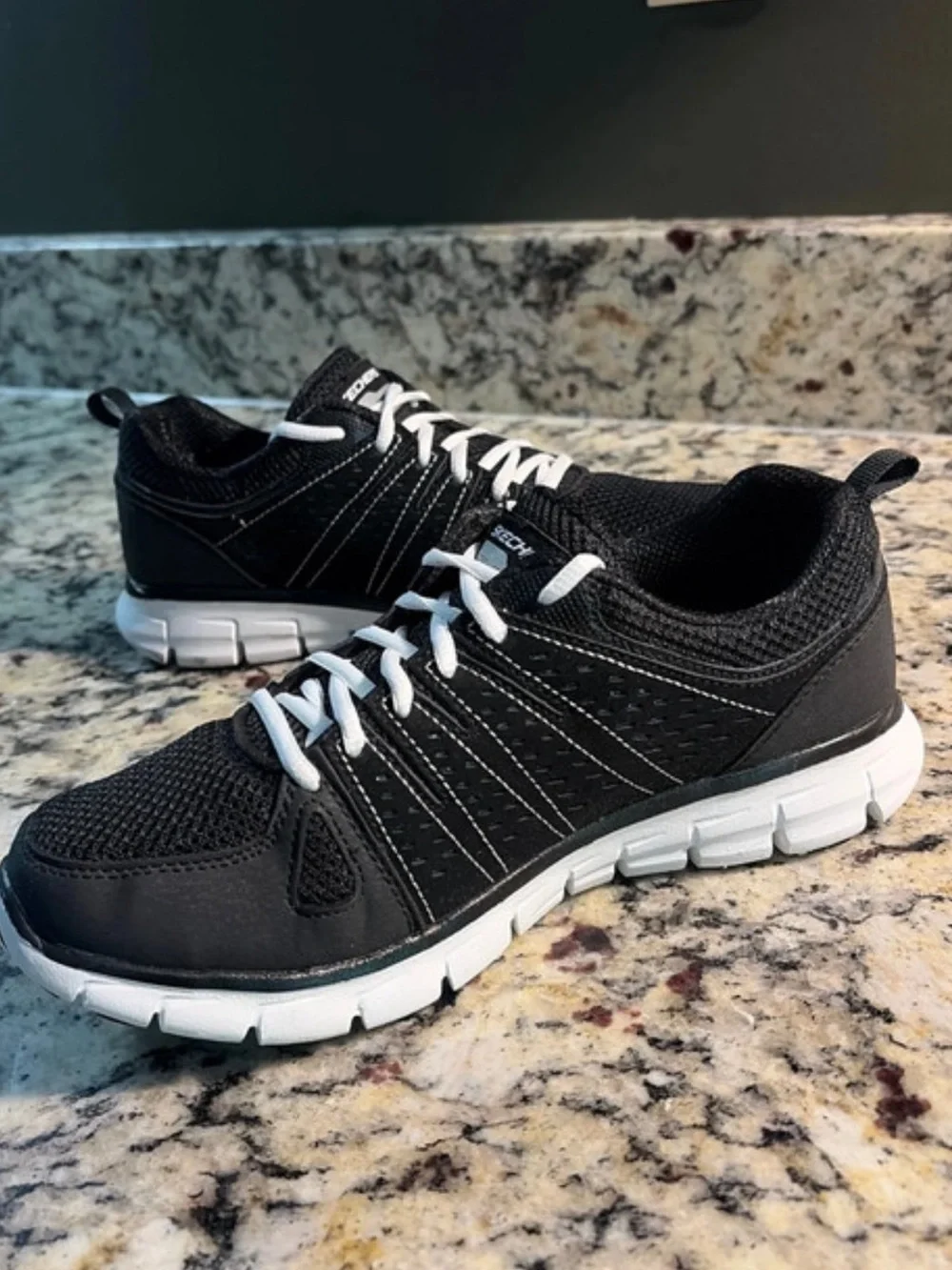 SKECHERS♦️DUAL LITE SNEAKER